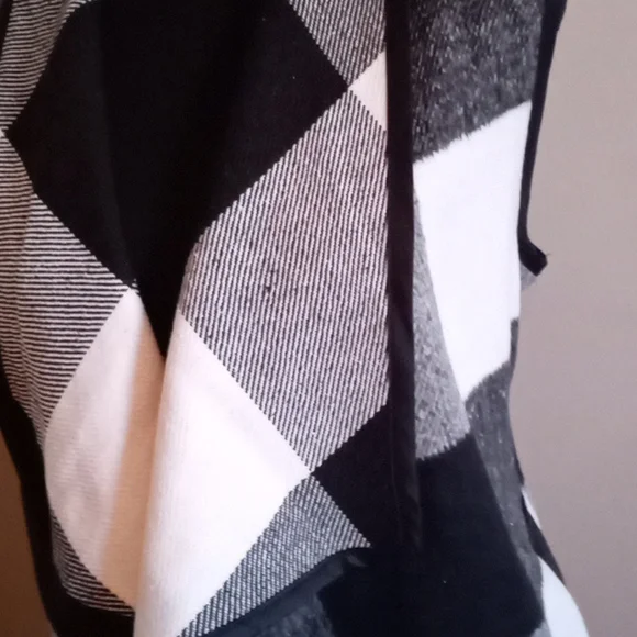 LADIES flowing Vest - Picture 8 of 11